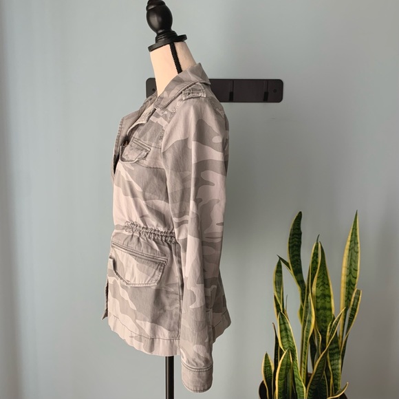 ❗️Sold❗️Abercrombie & Fitch • Camo Field Utility Jacket • Women’s Outerwear - Picture 6 of 12